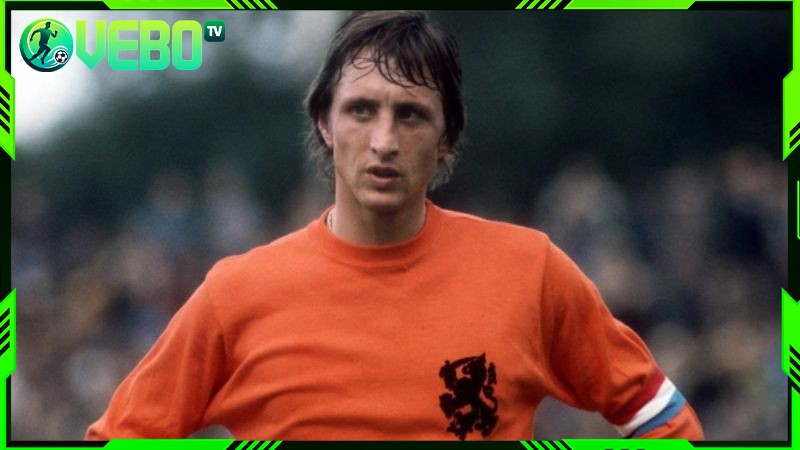 Johan Cruyff là cầu thủ vĩ đại nhất lịch sử bóng đá Hà Lan